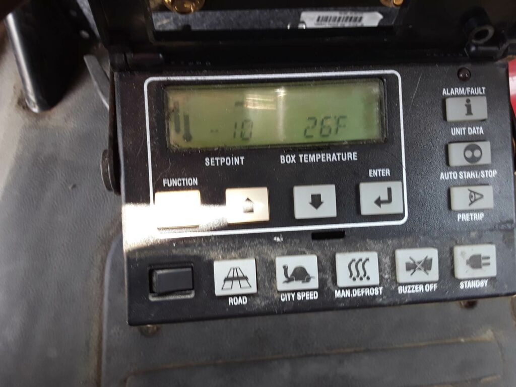 2017 Freightliner M2 106 16 ft Refrigerated Truck – 240HP, 9, Carrier, Liftgate