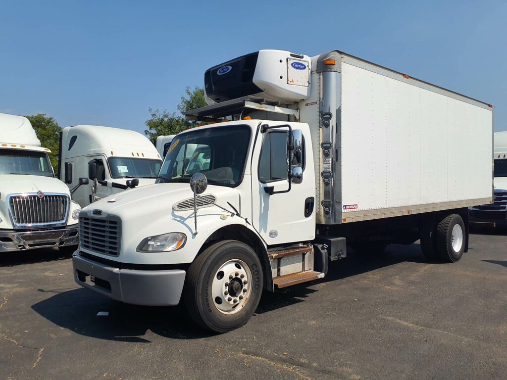 2015 Freightliner M2 106 22 ft Refrigerated Truck – 200HP, 6, Carrier