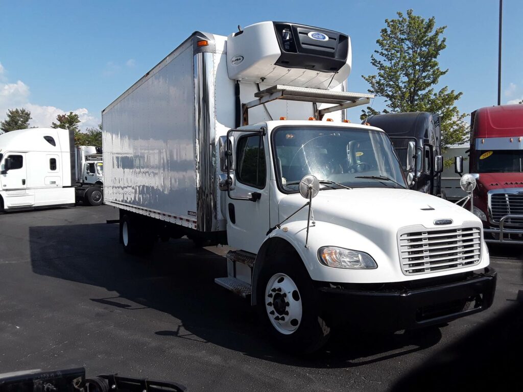 2018 Freightliner M2 106 26 ft Refrigerated Truck – 280HP, 9, Carrier