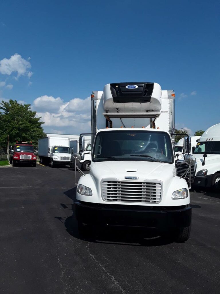 2018 Freightliner M2 106 26 ft Refrigerated Truck – 280HP, 9, Carrier