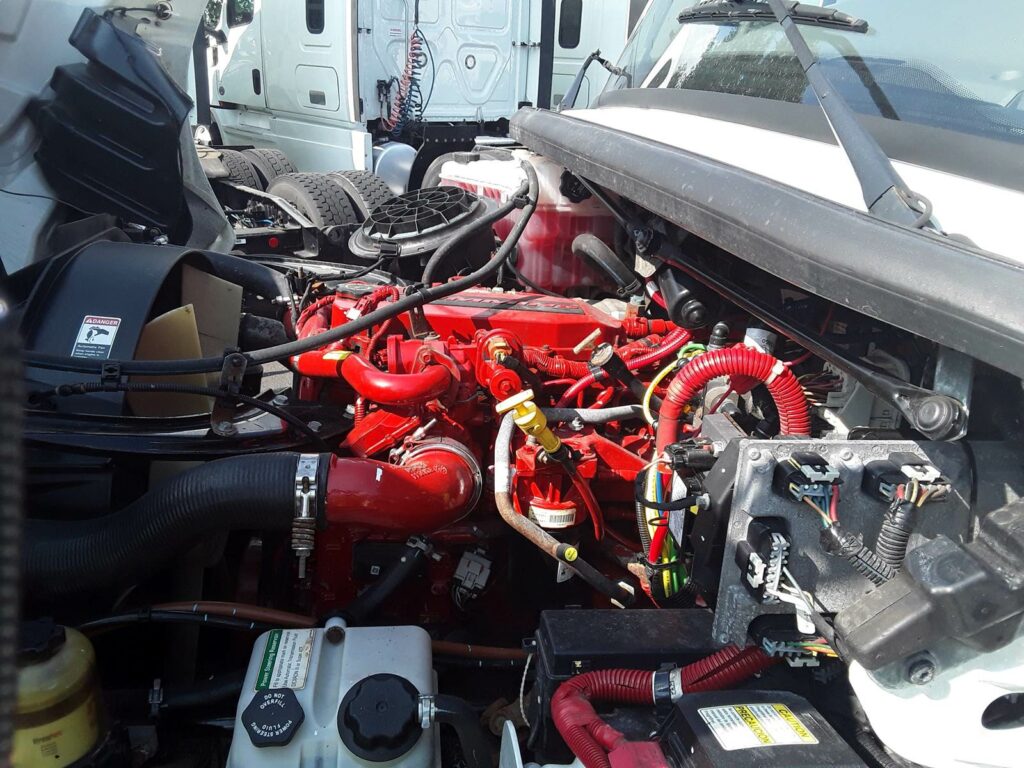 2018 Freightliner M2 106 26 ft Refrigerated Truck – 280HP, 9, Carrier