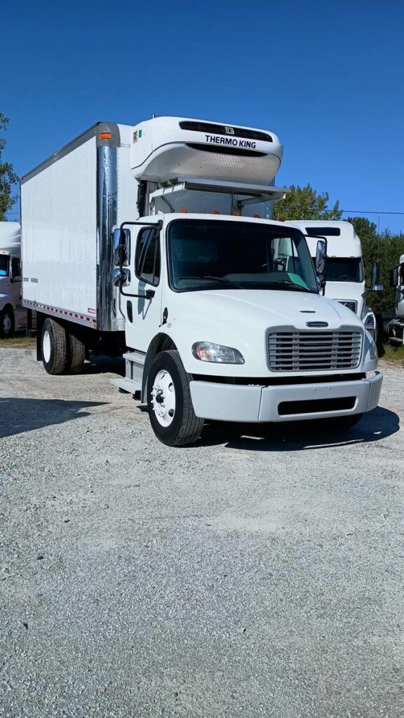 2018 Freightliner M2 106 18 ft Refrigerated Truck – 240HP, 9, Thermo King
