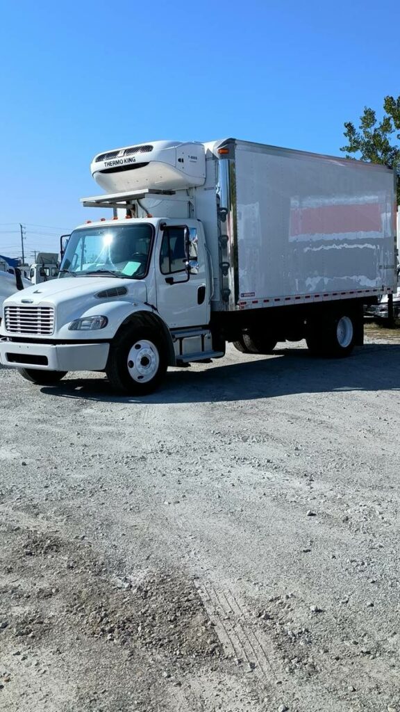 2018 Freightliner M2 106 18 ft Refrigerated Truck – 240HP, 9, Thermo King