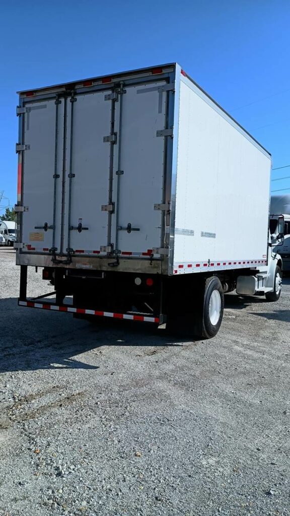 2018 Freightliner M2 106 18 ft Refrigerated Truck – 240HP, 9, Thermo King