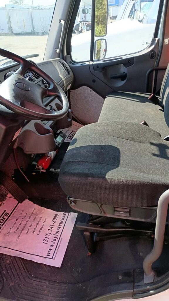 2018 Freightliner M2 106 18 ft Refrigerated Truck – 240HP, 9, Thermo King