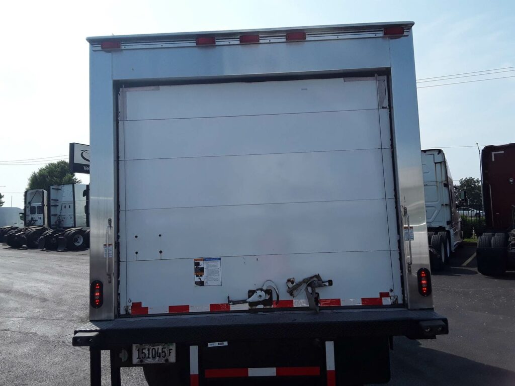 2017 Isuzu NPR 14 ft Refrigerated Truck – 215HP, 6, Carrier