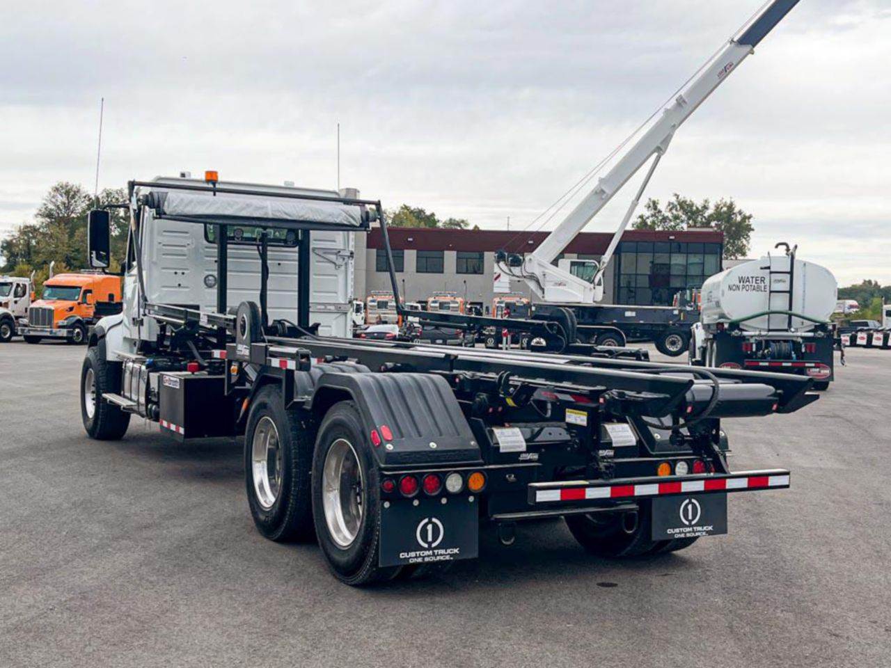 2024 Volvo VHD64 Roll Off Truck - D13 D, 455HP - HandshakeFleet