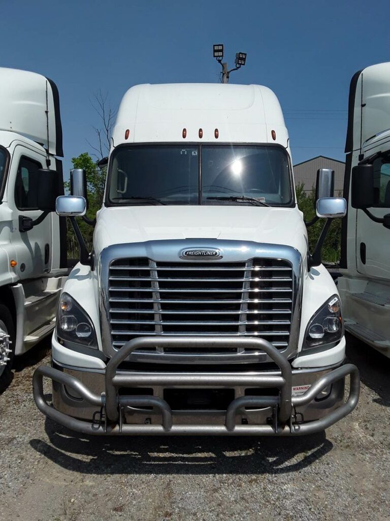 2020 Freightliner Cascadia 125 Sleeper Semi Truck – 72″ Condo Sleeper, 400HP, 10 Speed Manual
