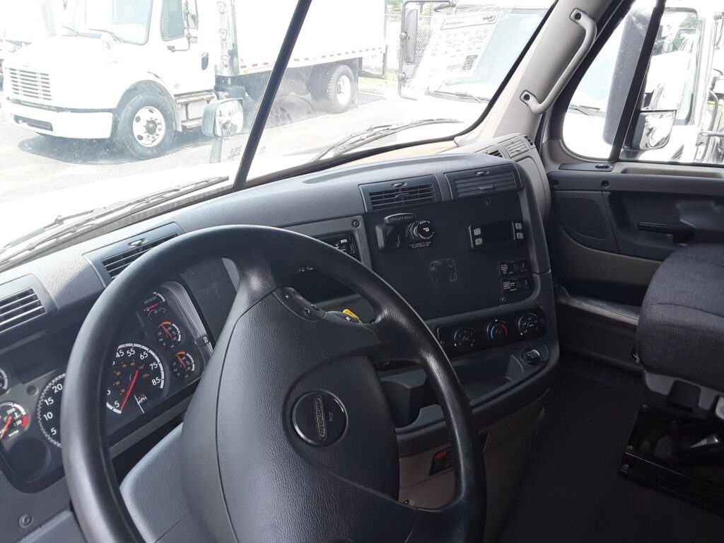 2020 Freightliner Cascadia 125 Sleeper Semi Truck – 72″ Condo Sleeper, 450HP, 10