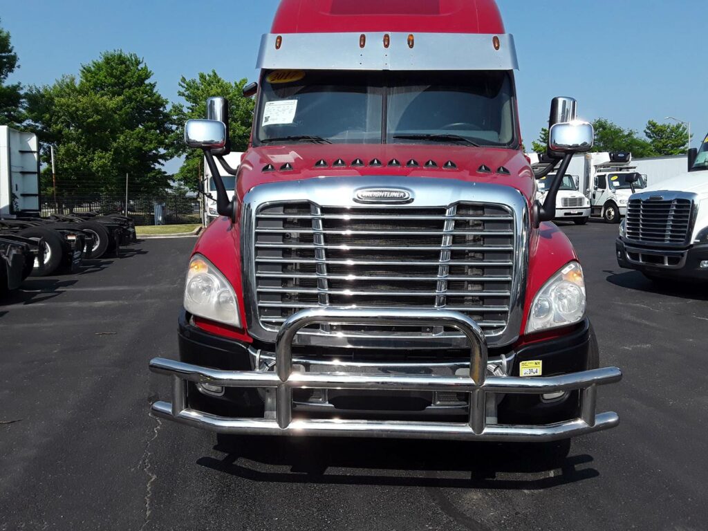 2017 Freightliner Cascadia 125 Sleeper Semi Truck – 72″ Condo Sleeper, 455HP, 12