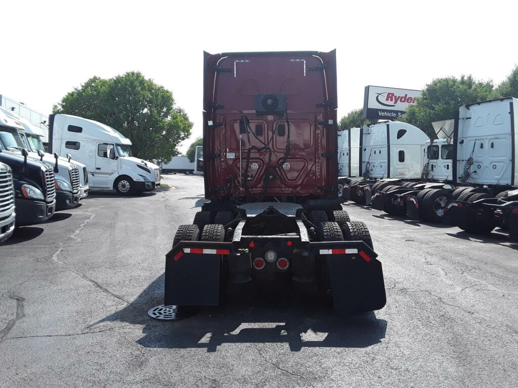 2017 Freightliner Cascadia 125 Sleeper Semi Truck – 72″ Condo Sleeper, 455HP, 12