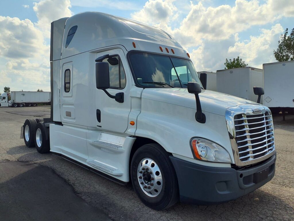 2017 Freightliner Cascadia 125 Sleeper Semi Truck – 72″ Condo Sleeper, 455HP, 12