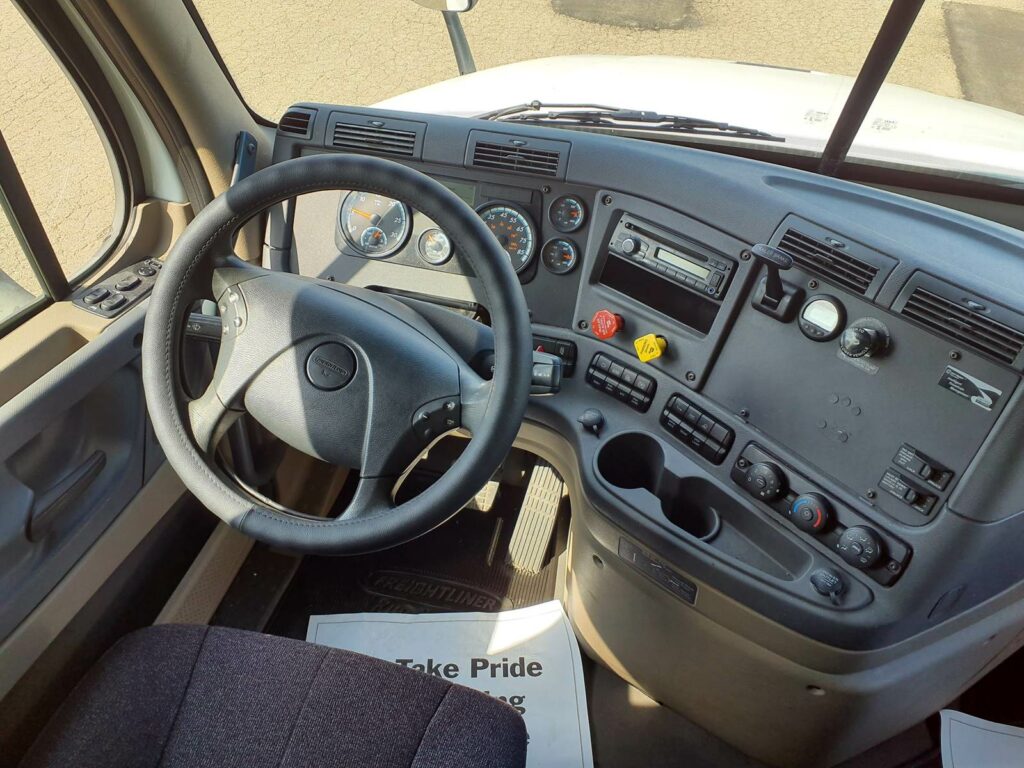 2017 Freightliner Cascadia 125 Sleeper Semi Truck – 72″ Condo Sleeper, 455HP, 12