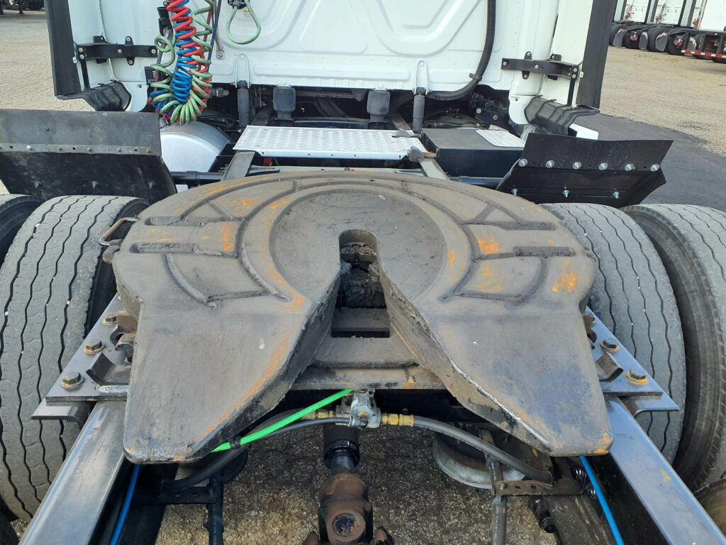 2017 Freightliner Cascadia 125 Sleeper Semi Truck – 72″ Condo Sleeper, 455HP, 12