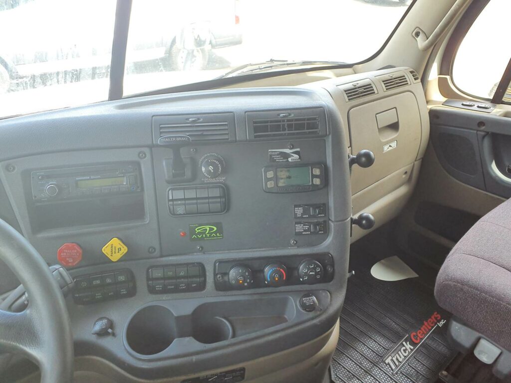 2017 Freightliner Cascadia 125 Sleeper Semi Truck – 60″ None, 450HP, 12 Speed Manual