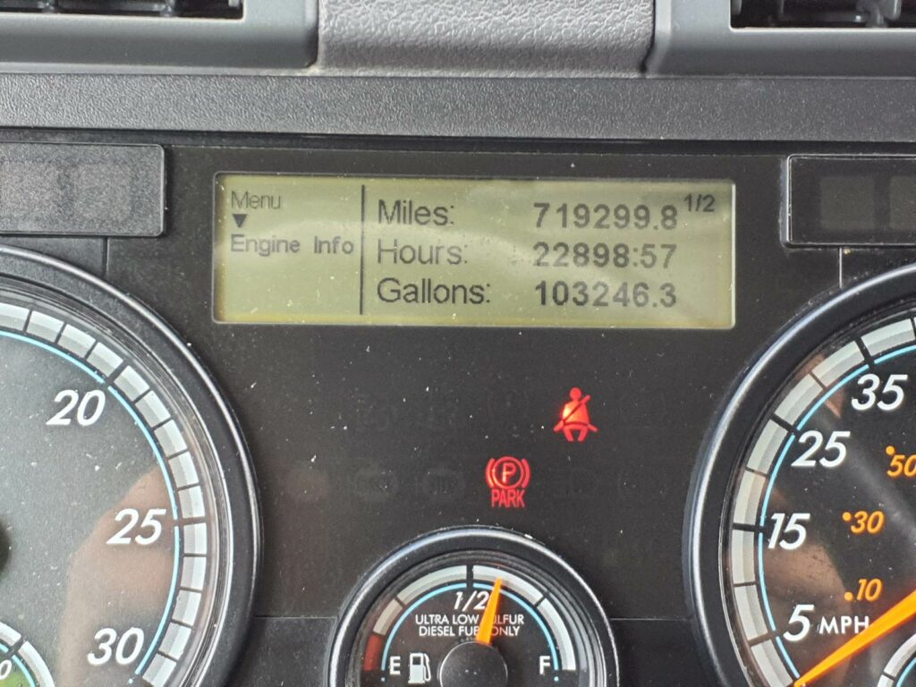 2018 Freightliner Cascadia 125 Sleeper Semi Truck – 72″ Condo Sleeper, 455HP, 12