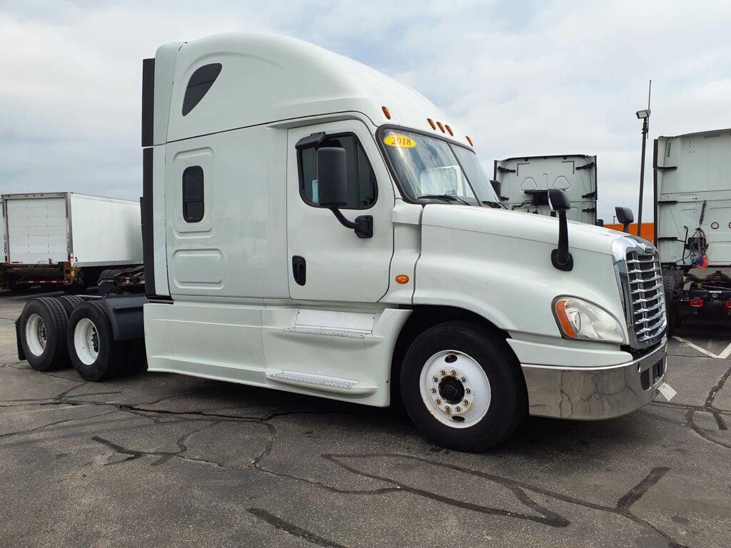 2018 Freightliner Cascadia 125 Sleeper Semi Truck – 72″ Condo Sleeper, 455HP, 12