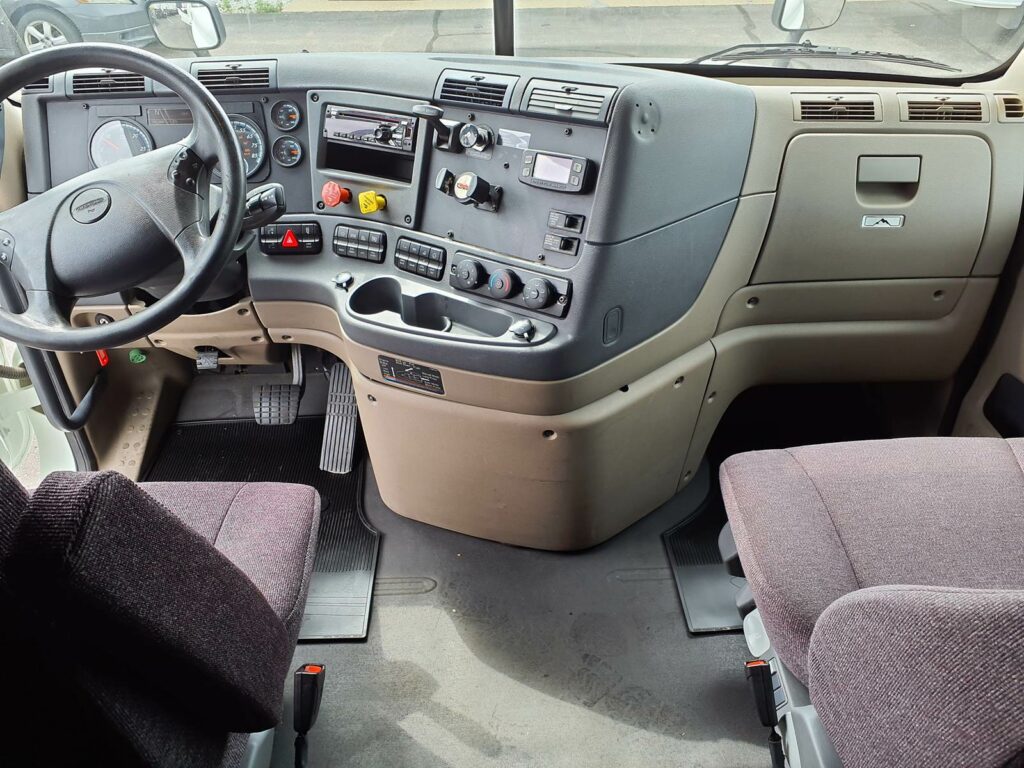 2018 Freightliner Cascadia 125 Sleeper Semi Truck – 72″ Condo Sleeper, 455HP, 12