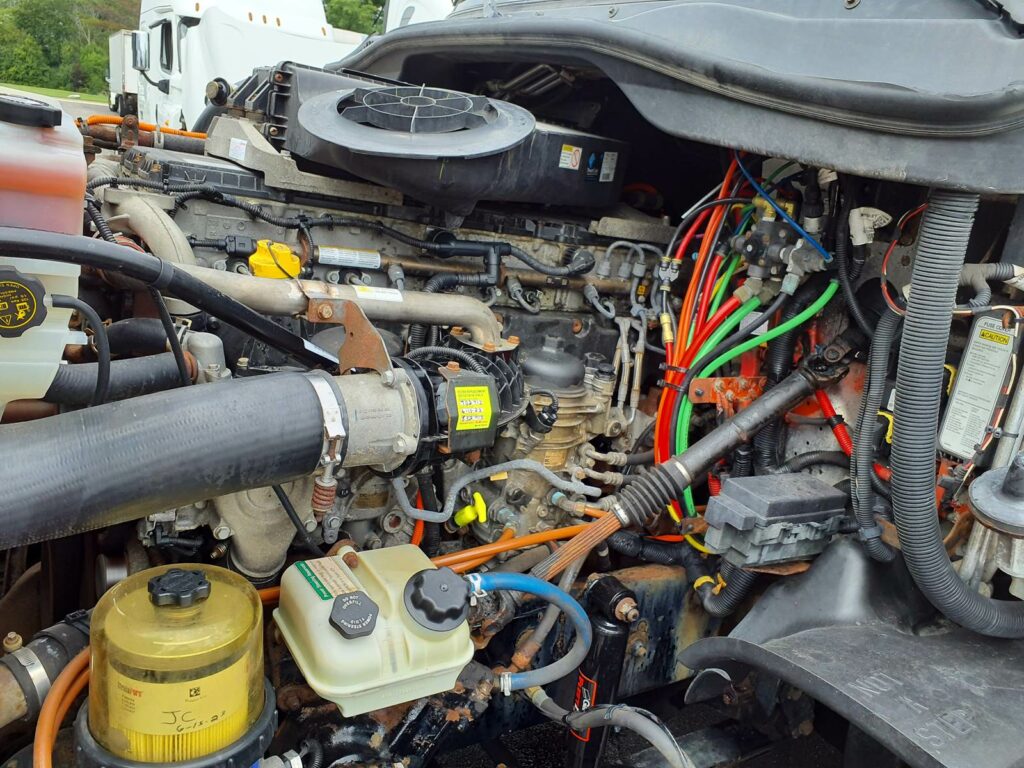 2018 Freightliner Cascadia 125 Sleeper Semi Truck – 72″ Condo Sleeper, 455HP, 12