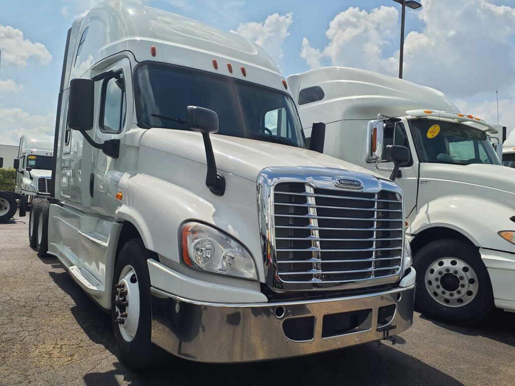 2018 Freightliner Cascadia 125 Sleeper Semi Truck – 72″ Condo Sleeper, 455HP, 12