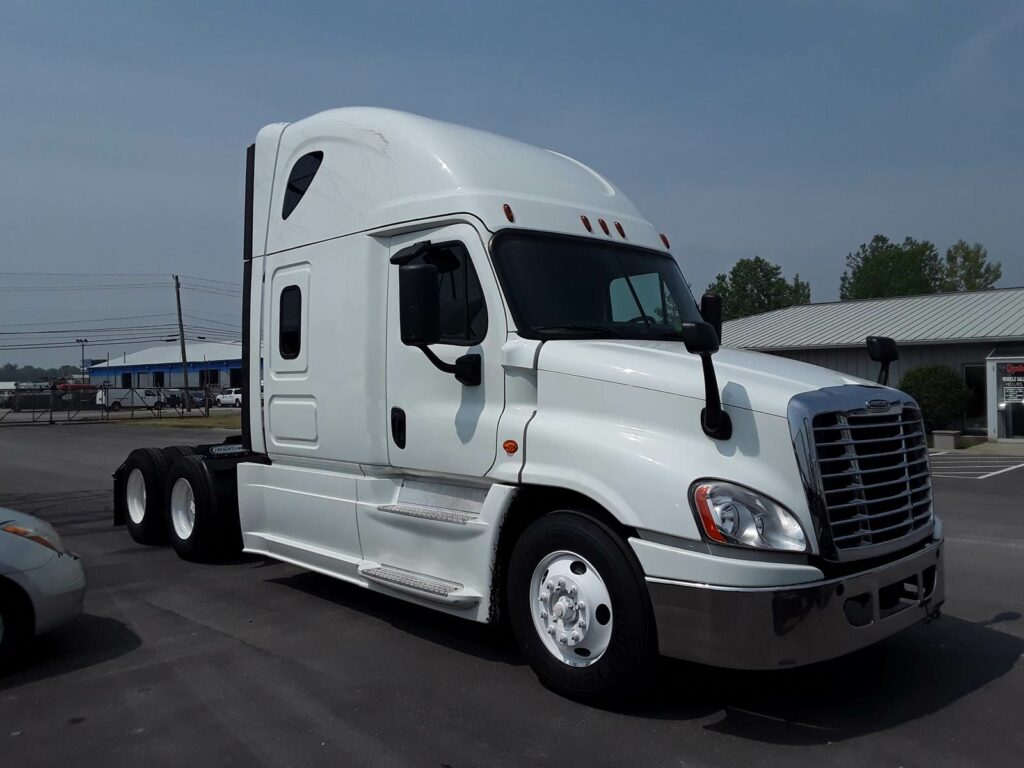 2018 Freightliner Cascadia 125 Sleeper Semi Truck – 72″ Condo Sleeper, 455HP, 12