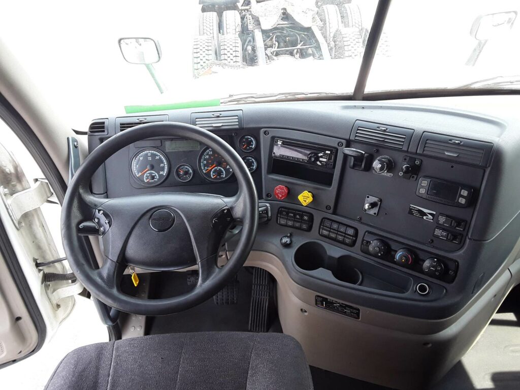 2018 Freightliner Cascadia 125 Sleeper Semi Truck – 72″ Condo Sleeper, 455HP, 12