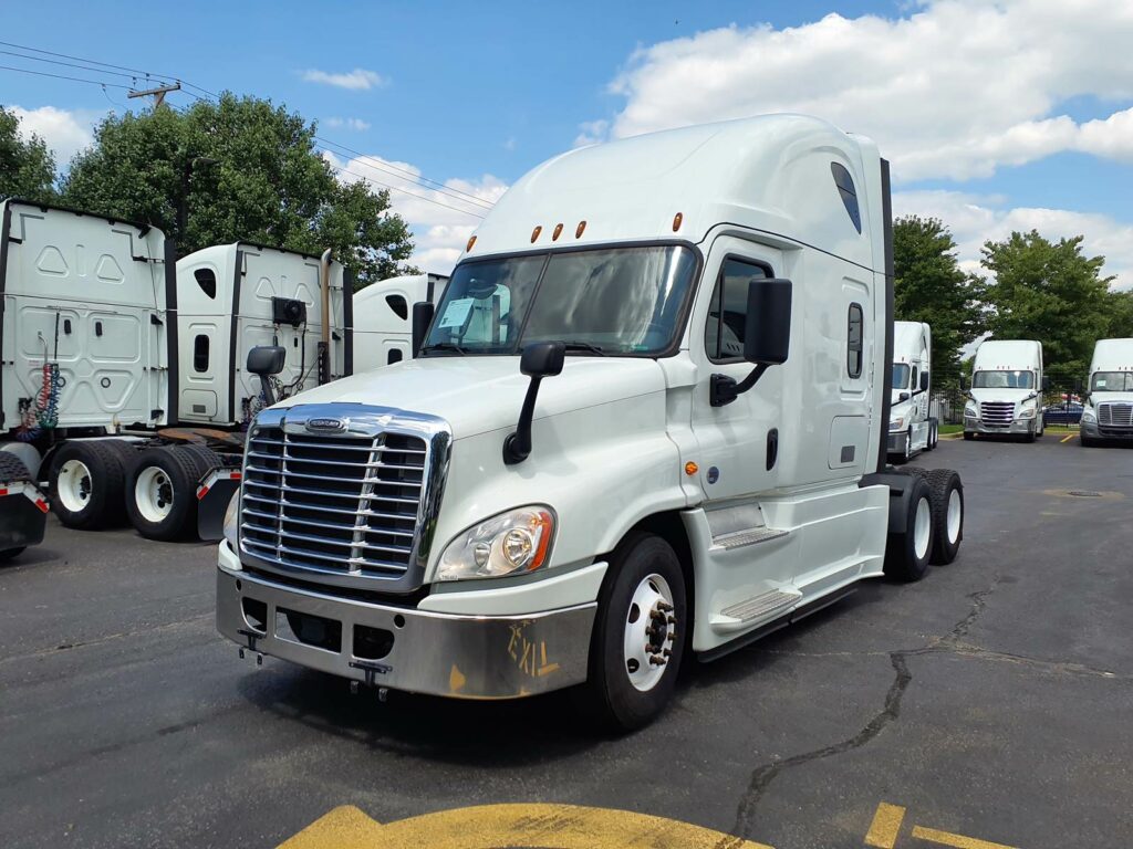 2018 Freightliner Cascadia 125 Sleeper Semi Truck – 72″ Condo Sleeper, 455HP, 12