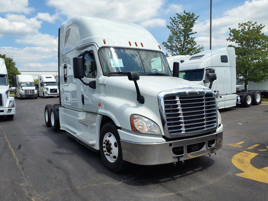 2018 Freightliner Cascadia 125 Sleeper Semi Truck – 72″ Condo Sleeper, 455HP, 12