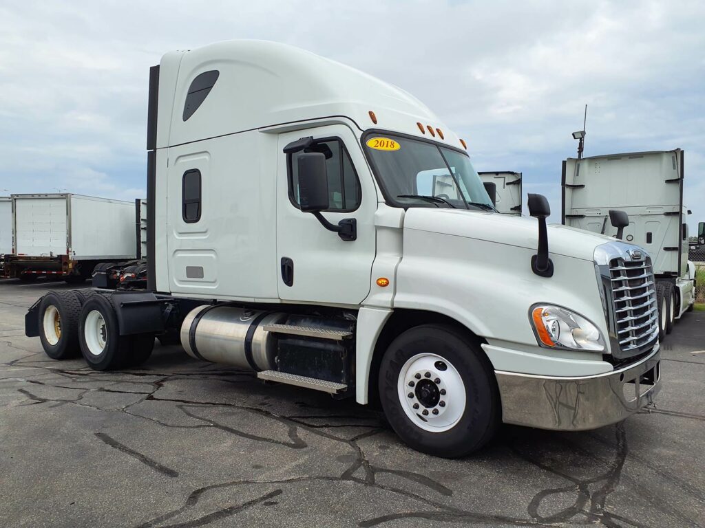 2018 Freightliner Cascadia 125 Sleeper Semi Truck – 72″ Condo Sleeper, 455HP, 12