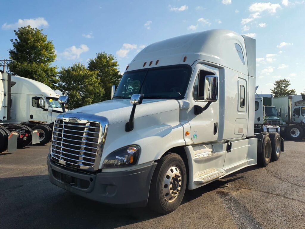 2019 Freightliner Cascadia 125 Sleeper Semi Truck – 72″ Condo Sleeper, 400HP, 10 Speed Manual