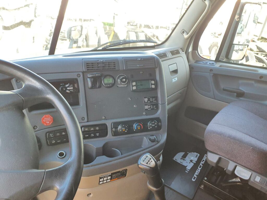 2019 Freightliner Cascadia 125 Sleeper Semi Truck – 72″ Condo Sleeper, 400HP, 10 Speed Manual