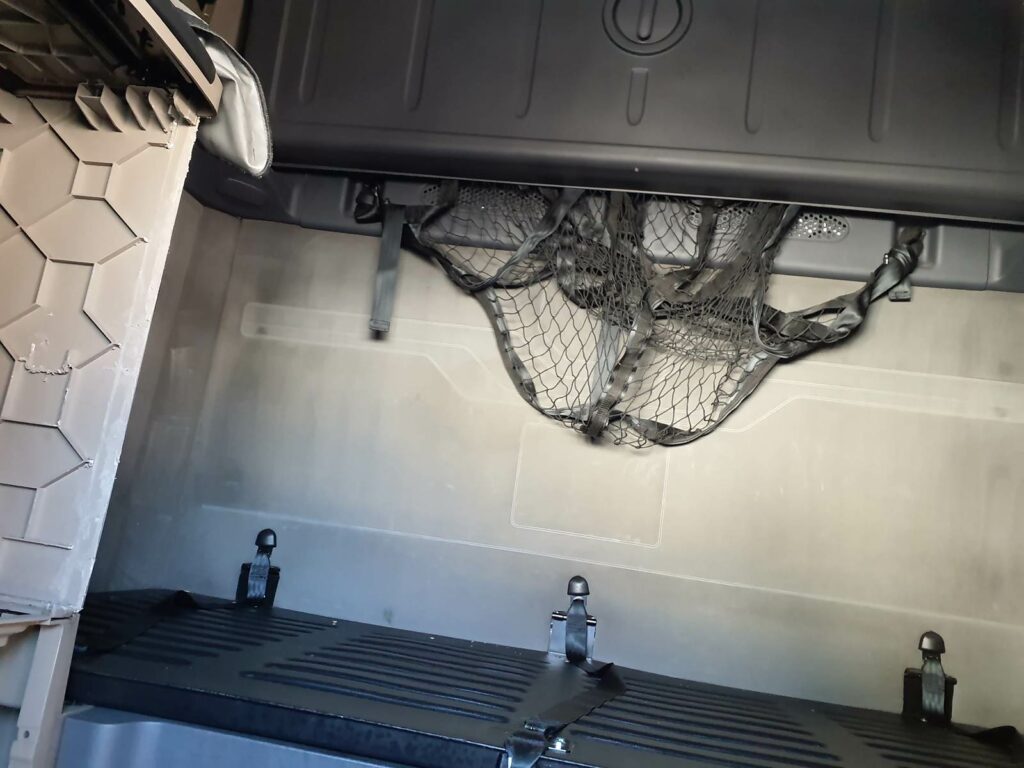 2019 Freightliner Cascadia 125 Sleeper Semi Truck – 72″ Condo Sleeper, 400HP, 10 Speed Manual