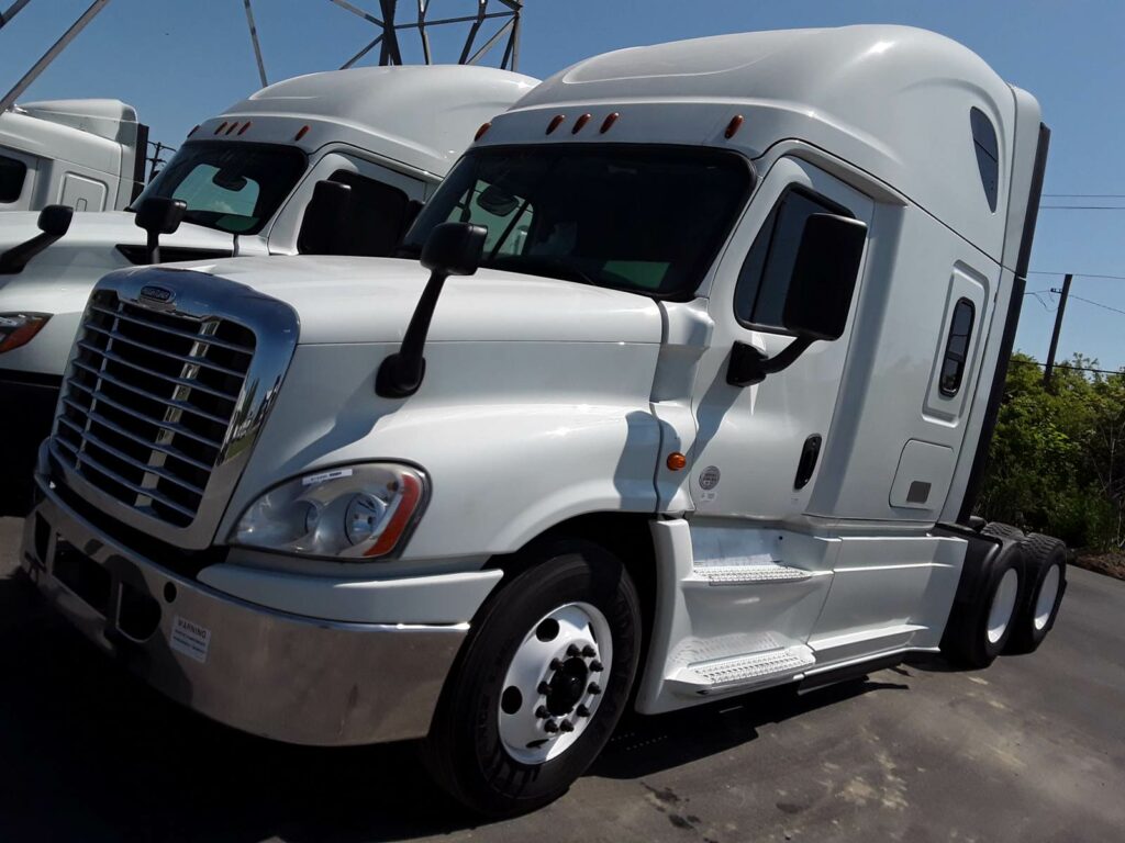 2018 Freightliner Cascadia 125 Sleeper Semi Truck 72 Condo Sleeper