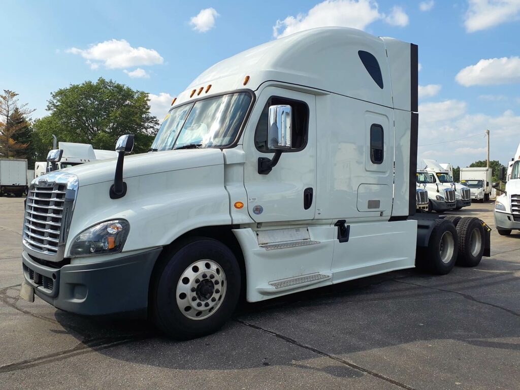 2019 Freightliner Cascadia 125 Sleeper Semi Truck – 72″ Condo Sleeper, 400HP, 10 Speed Manual