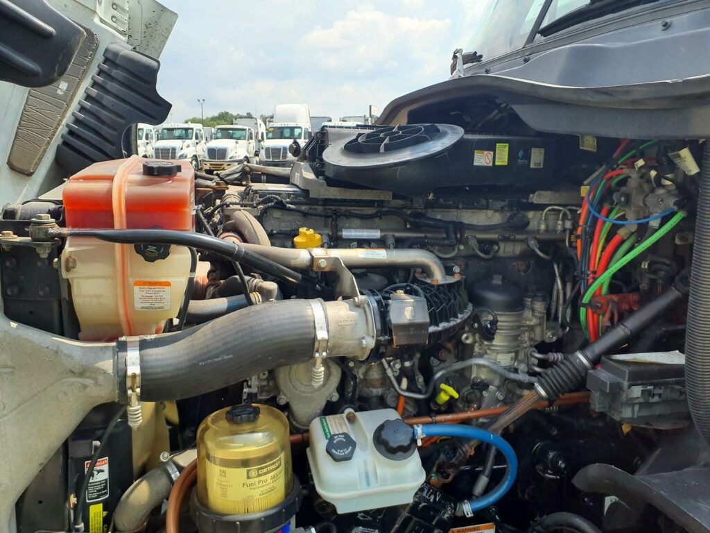 2019 Freightliner Cascadia 125 Sleeper Semi Truck – 72″ Condo Sleeper, 455HP, 10 Speed Manual