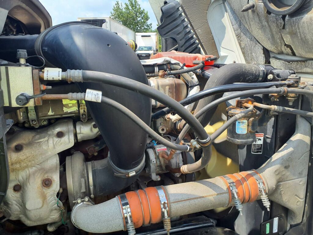 2019 Freightliner Cascadia 125 Sleeper Semi Truck – 72″ Condo Sleeper, 455HP, 10 Speed Manual