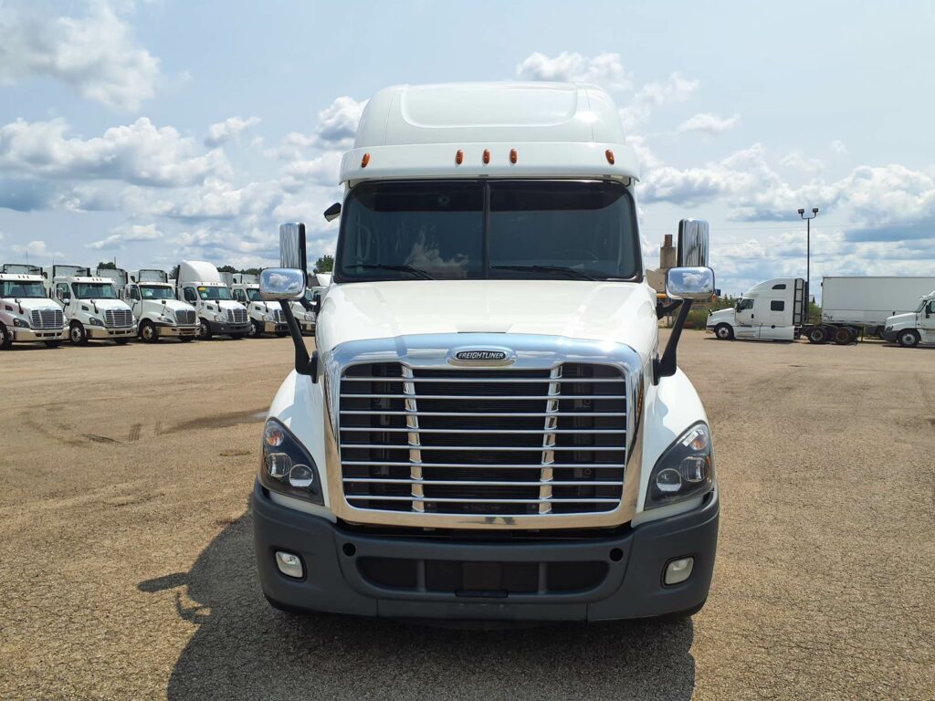 2019 Freightliner Cascadia 125 Sleeper Semi Truck – 72″ Condo Sleeper, 455HP, 10 Speed Manual