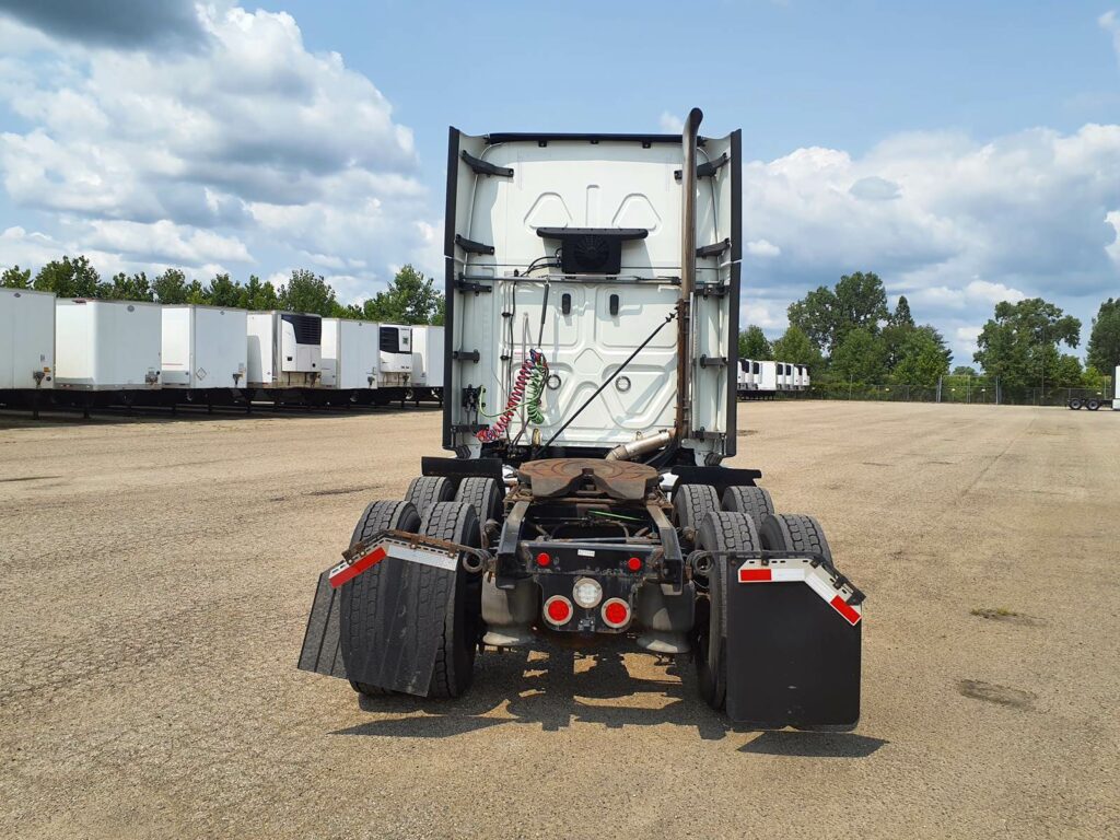 2019 Freightliner Cascadia 125 Sleeper Semi Truck – 72″ Condo Sleeper, 455HP, 10 Speed Manual