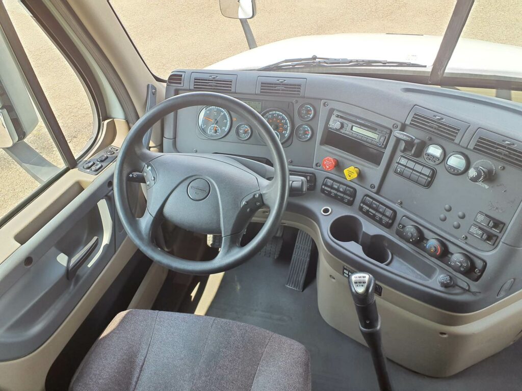 2019 Freightliner Cascadia 125 Sleeper Semi Truck – 72″ Condo Sleeper, 455HP, 10 Speed Manual