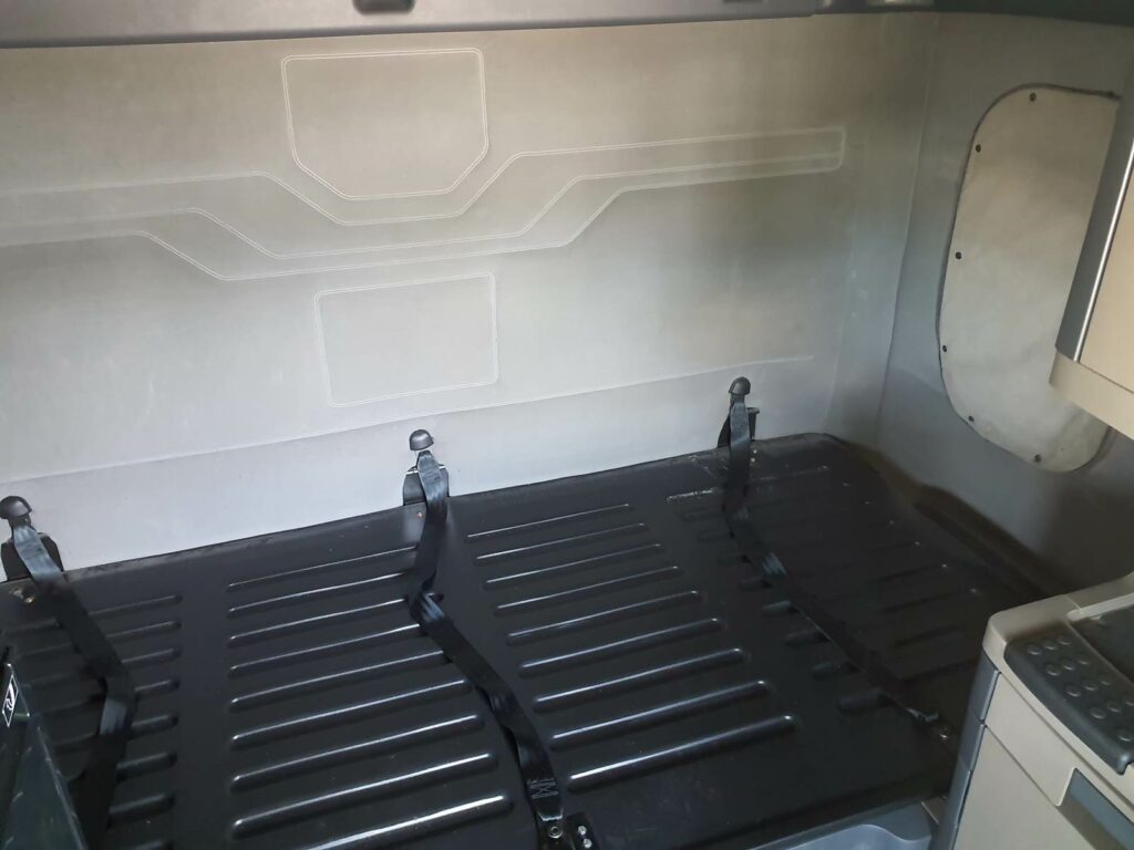 2019 Freightliner Cascadia 125 Sleeper Semi Truck – 72″ Condo Sleeper, 455HP, 10 Speed Manual