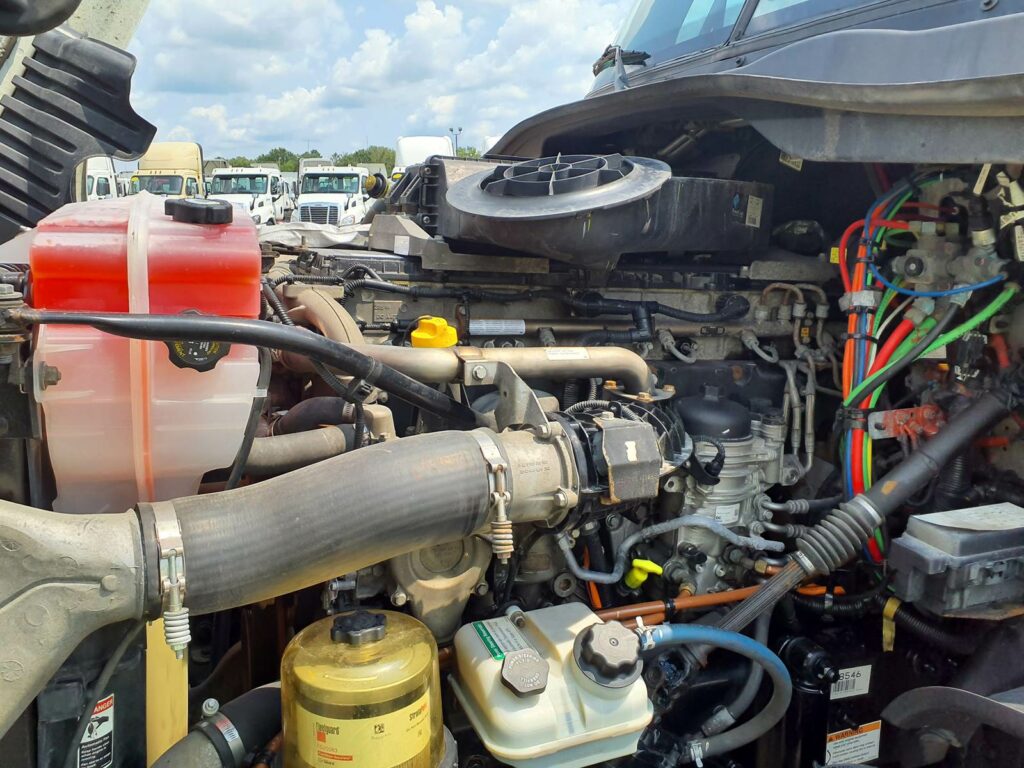 2019 Freightliner Cascadia 125 Sleeper Semi Truck – 72″ Condo Sleeper, 455HP, 10 Speed Manual