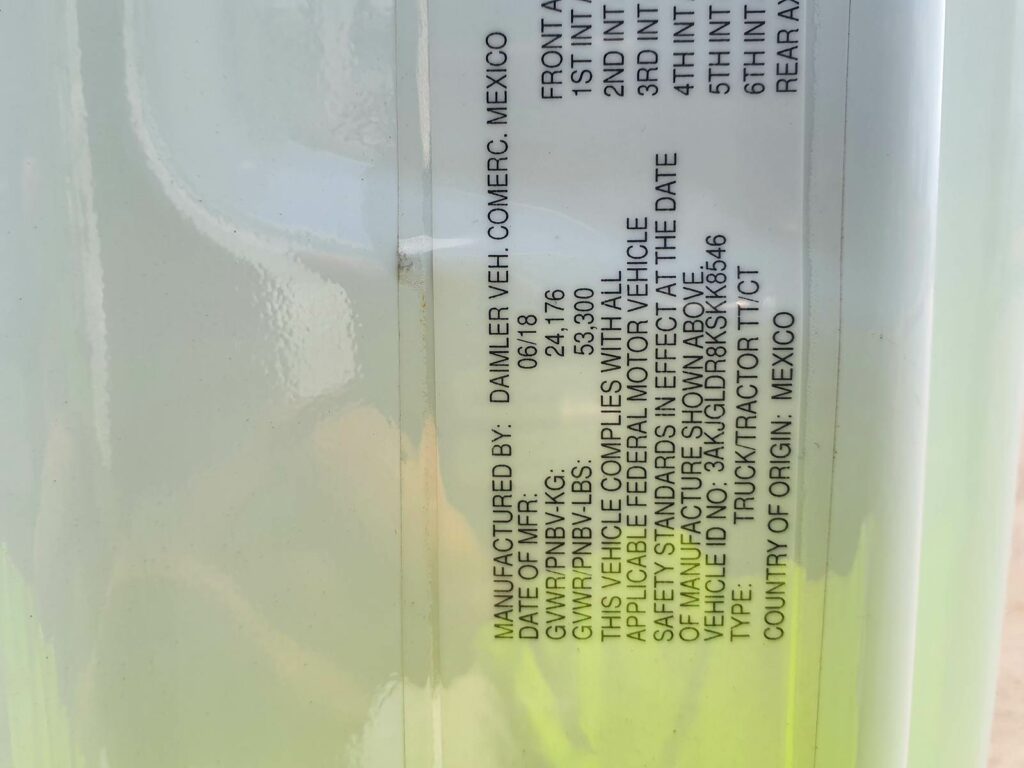 2019 Freightliner Cascadia 125 Sleeper Semi Truck – 72″ Condo Sleeper, 455HP, 10 Speed Manual