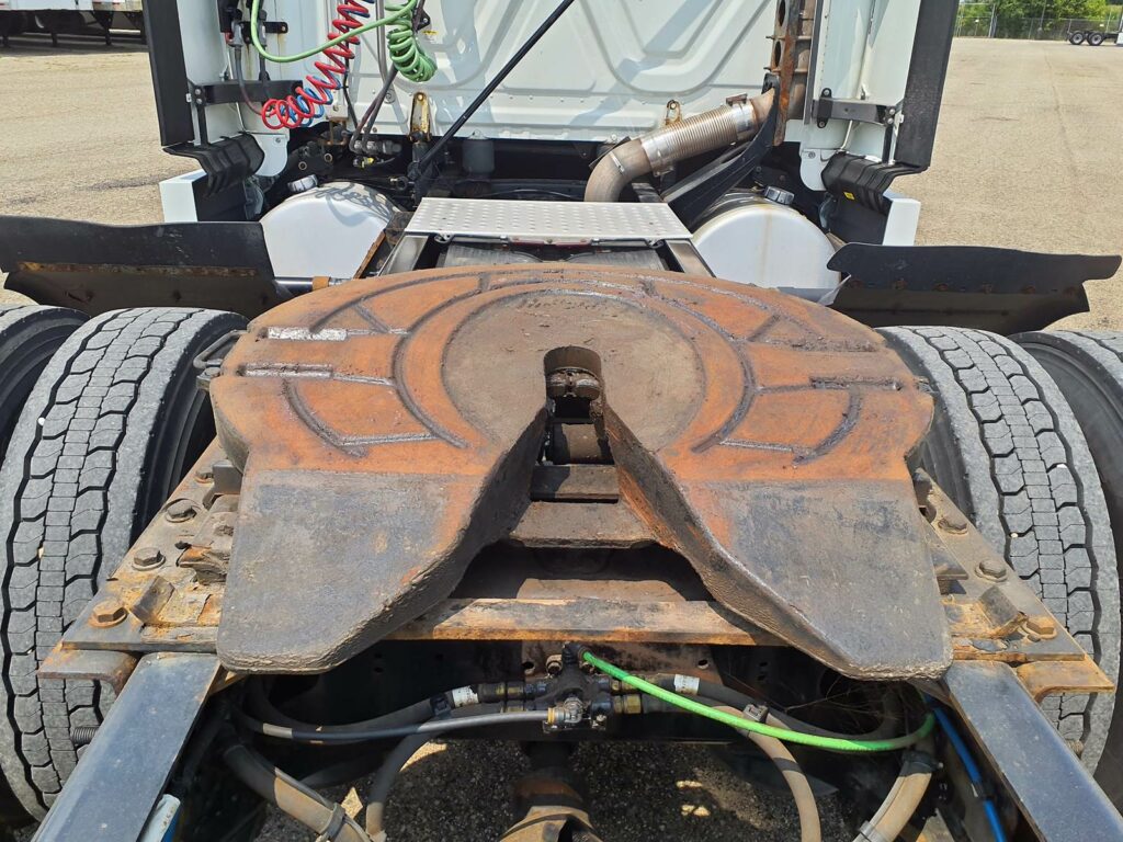 2019 Freightliner Cascadia 125 Sleeper Semi Truck – 72″ Condo Sleeper, 455HP, 10 Speed Manual