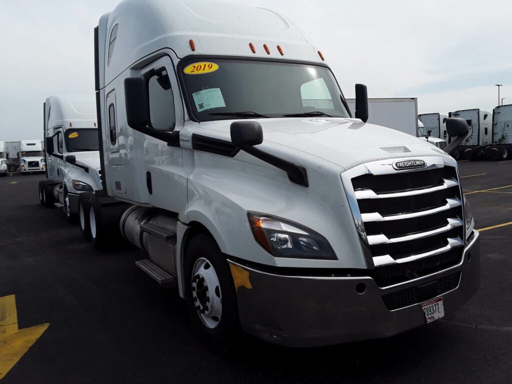 2019 Freightliner Cascadia 126 Sleeper Semi Truck – 72″ Condo Sleeper, 455HP, 12
