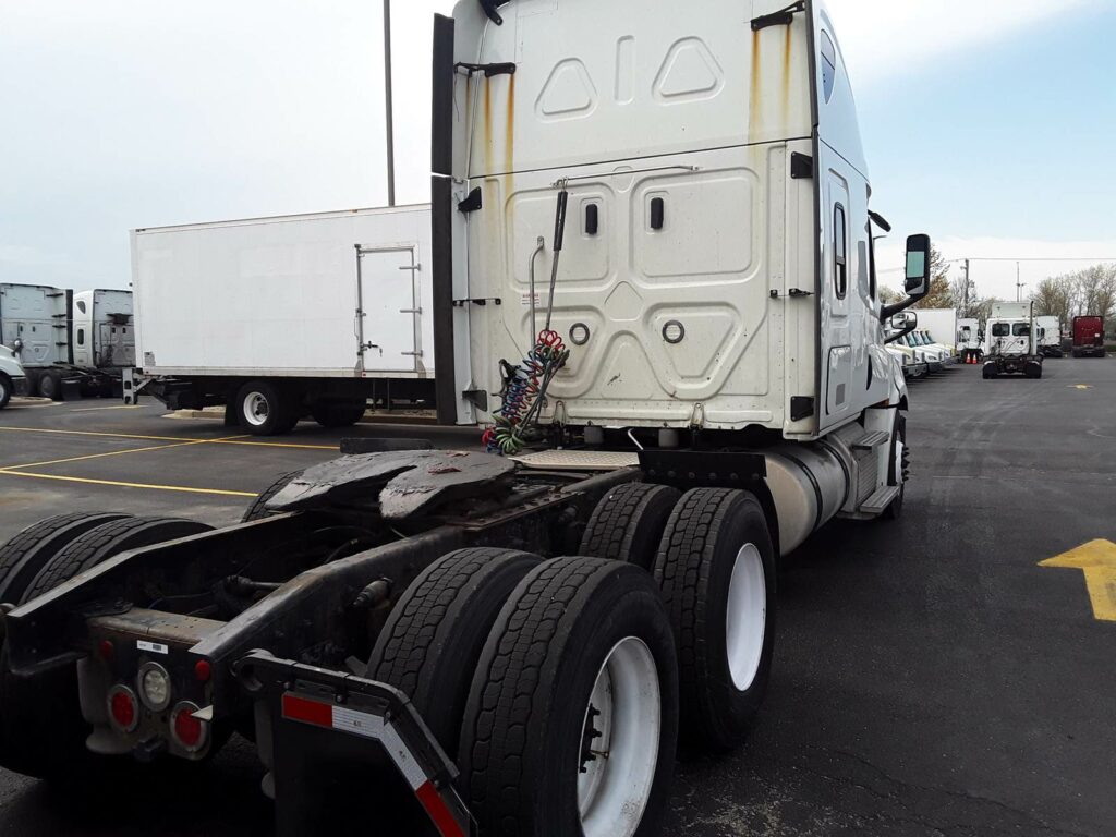 2019 Freightliner Cascadia 126 Sleeper Semi Truck – 72″ Condo Sleeper, 455HP, 12