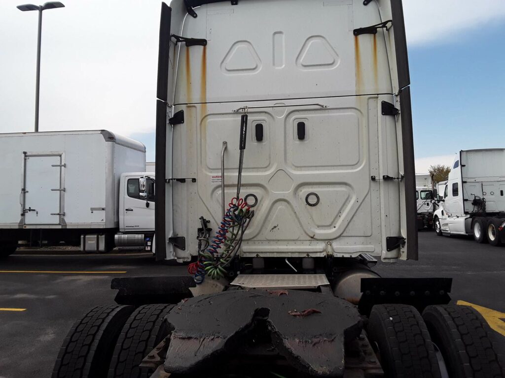 2019 Freightliner Cascadia 126 Sleeper Semi Truck – 72″ Condo Sleeper, 455HP, 12