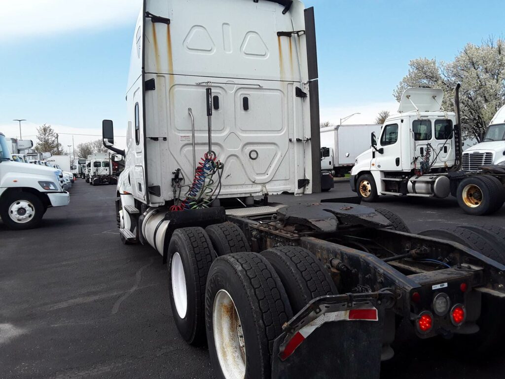 2019 Freightliner Cascadia 126 Sleeper Semi Truck – 72″ Condo Sleeper, 455HP, 12