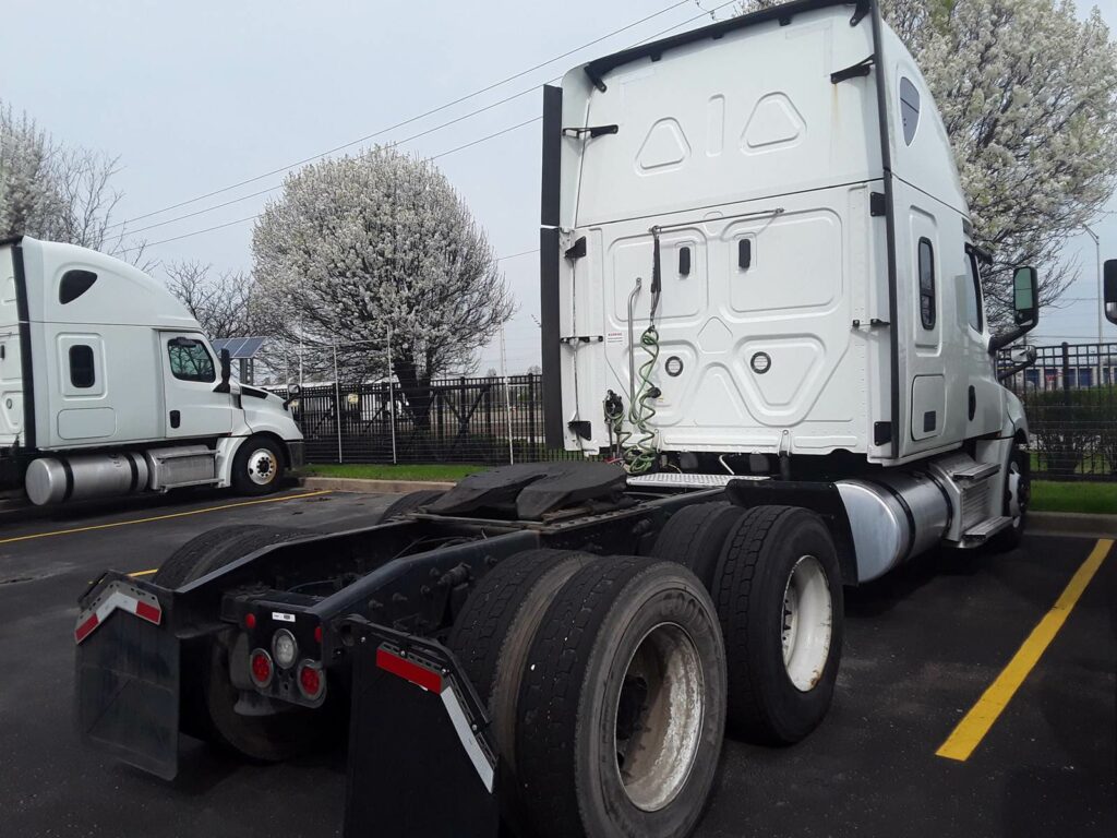 2020 Freightliner Cascadia 126 Sleeper Semi Truck – 72″ Condo Sleeper, 455HP, 12