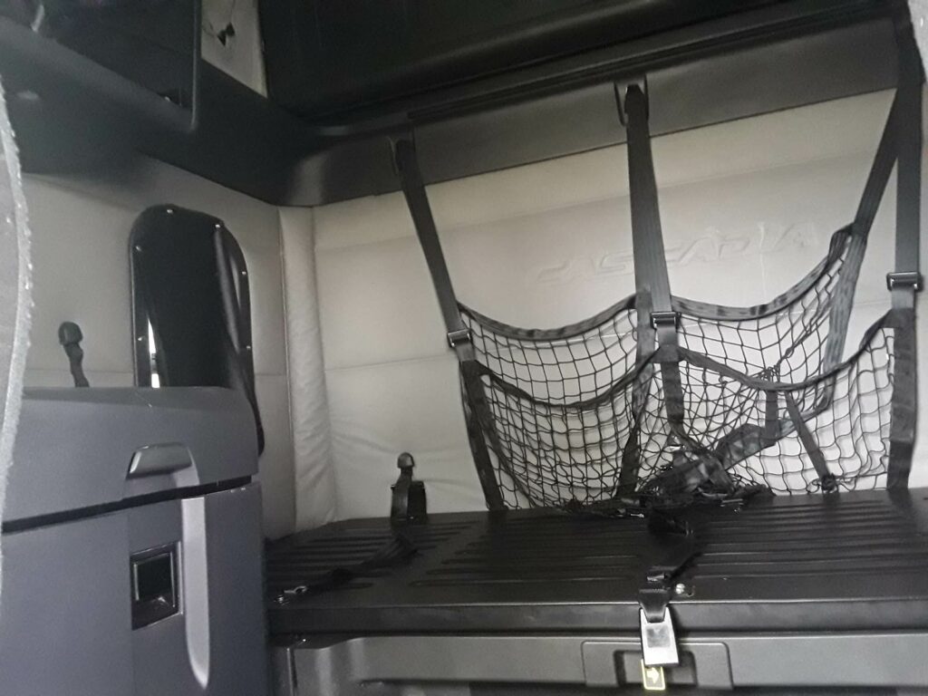 2020 Freightliner Cascadia 126 Sleeper Semi Truck – 72″ Condo Sleeper, 455HP, 12