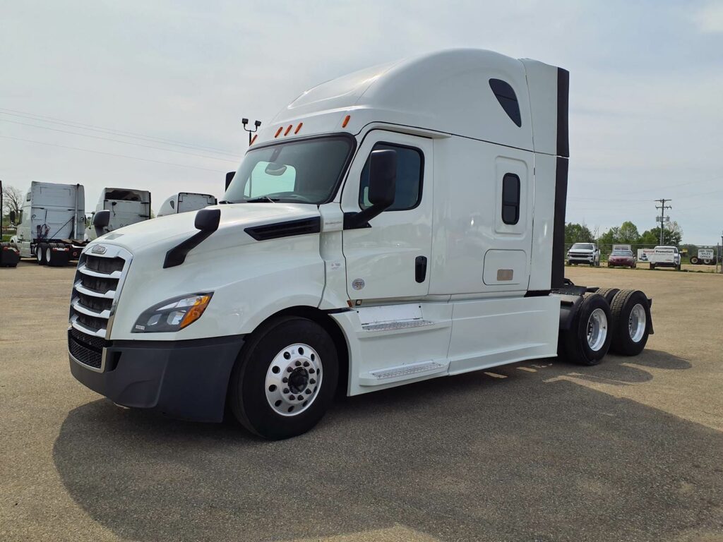 2019 Freightliner Cascadia 126 Sleeper Semi Truck – 72″ Condo Sleeper, 455HP, 12